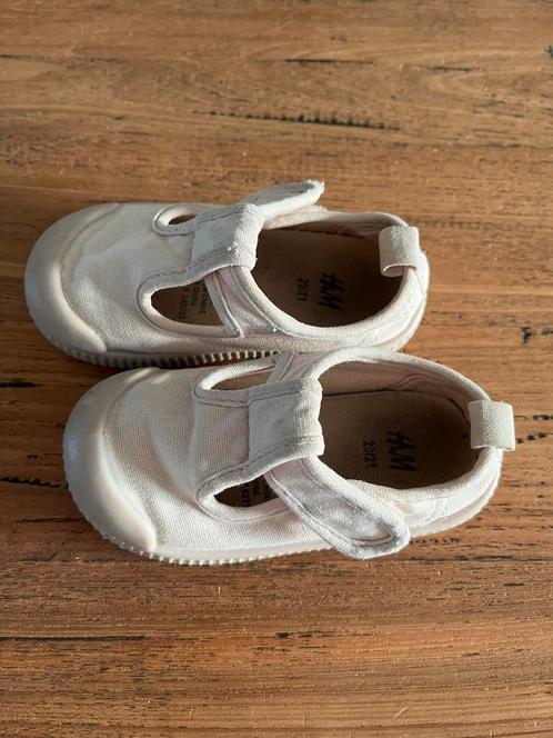 Canvas schoentjes mt 20 crème H&M, Kinderen en Baby's, Babykleding | Schoentjes en Sokjes, Gebruikt, Meisje, Schoentjes, Verzenden