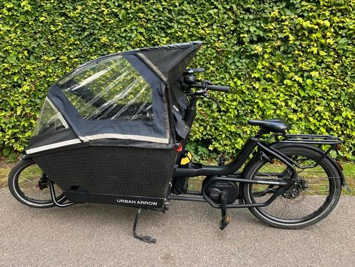 Urban Arrow 2023 zwart, Fietsen en Brommers, Fietsen | Bakfietsen, Zo goed als nieuw, Overige merken, 2 kinderen, Elektrisch, Huif