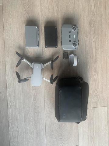 Dji mini 2 fly more combo met 6 batterijen beschikbaar voor biedingen