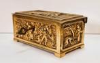 Frans 19e vuur verguld reliëf brons kistje., Antiek en Kunst, Antiek | Koper en Brons, Ophalen of Verzenden, Brons