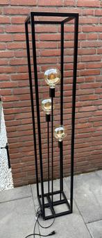 Stoere industriele vloerlamp, Industrieel, 150 tot 200 cm, Metaal, Zo goed als nieuw