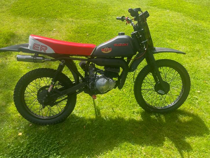 Suzuki ts 50 er schakel/crossbrommer, Fietsen en Brommers, Brommers | Crossbrommers, Gebruikt, Suzuki, Ophalen