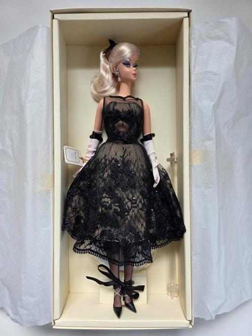 Barbie Silkstone Cocktail Dress 2012, Verzamelen, Poppen, Zo goed als nieuw, Fashion Doll, Ophalen of Verzenden