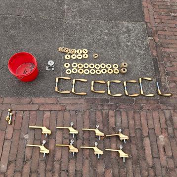 Deurbeslag en raambeslag goud (deurklinken en raamkrukken) beschikbaar voor biedingen