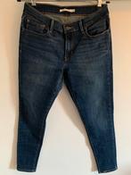 Levi’s 710 Super Skinny 30/28, Blauw, Ophalen of Verzenden, Zo goed als nieuw, W30 - W32 (confectie 38/40)