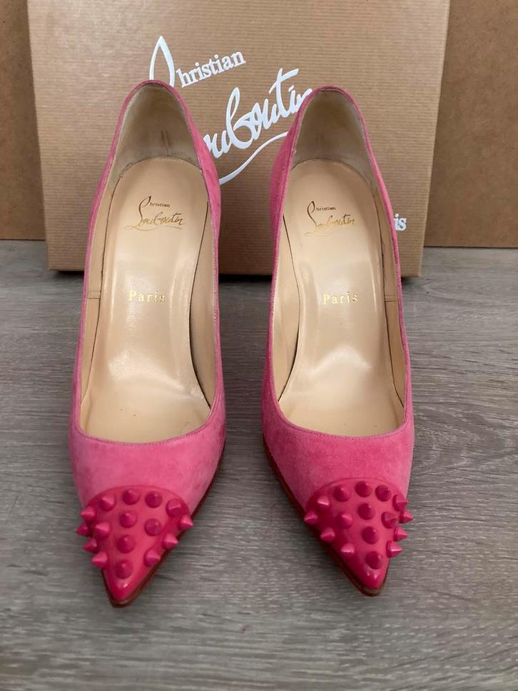 Christian Louboutin Geo spike 100 maat 37,5, Kleding | Dames, Schoenen, Zo goed als nieuw, Pumps, Roze, Ophalen of Verzenden