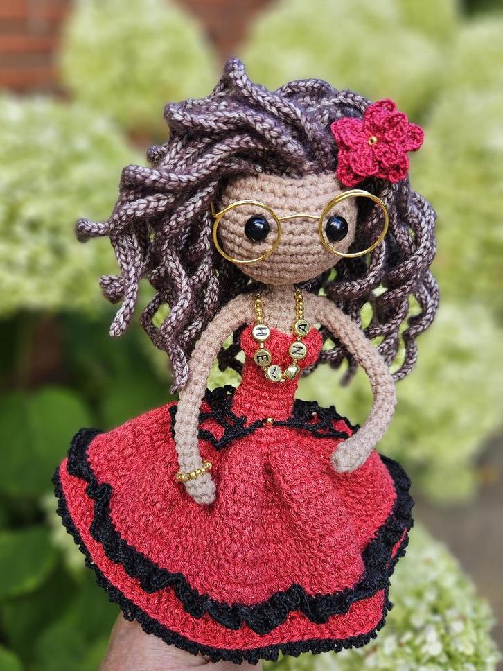 Gehaakte amigurumi pop & bril & naamketting Amilishly patroo, Hobby en Vrije tijd, Breien en Haken, Nieuw, Haken, Overige typen