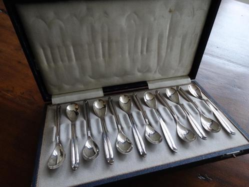 12 zilveren koffielepels of theelepels in etui, Van Kempen, Antiek en Kunst, Antiek | Bestek, Verzenden