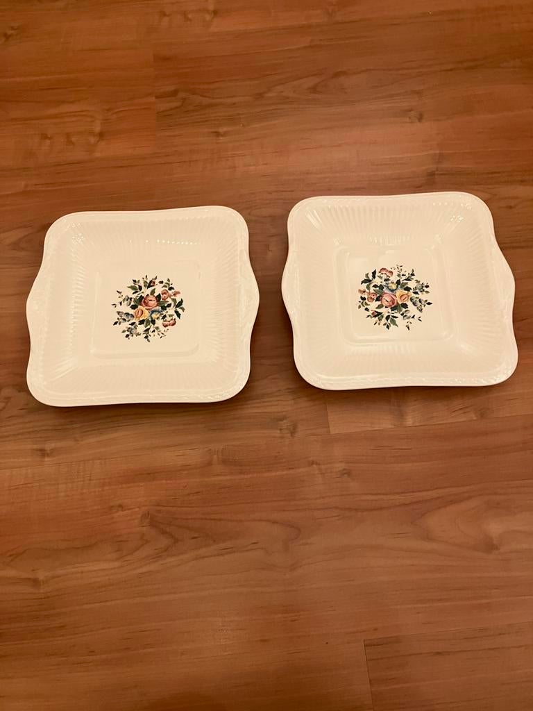 Puntgave Wedgwood Conway vierkante borden, Ophalen of Verzenden, Zo goed als nieuw, Bord(en), Wedgwood