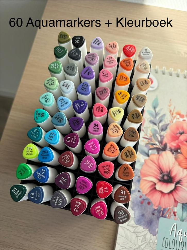 60 Aquamarkers en Aquarel kleurboek van DecoTime, Hobby en Vrije tijd, Tekenen, Zo goed als nieuw, Ophalen of Verzenden