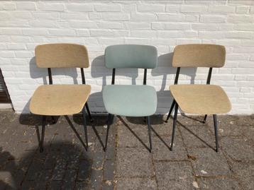 3 vintage Ahrend stoelen beschikbaar voor biedingen