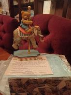 Schattig Beeldje: Beer op Olifant Carrousel ivan, Verzamelen, Beelden en Beeldjes, Ophalen of Verzenden, Zo goed als nieuw, Dier