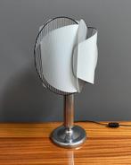 tafel lamp chroom poot wit bol gevouwen kap met zwart streep, Huis en Inrichting, Gebruikt, Ophalen of Verzenden, Metaal, 50 tot 75 cm