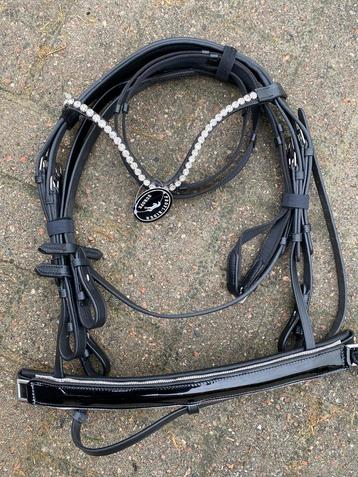 Nwe Profi-Rider hoofdstel met lak neusriem, maat pony beschikbaar voor biedingen