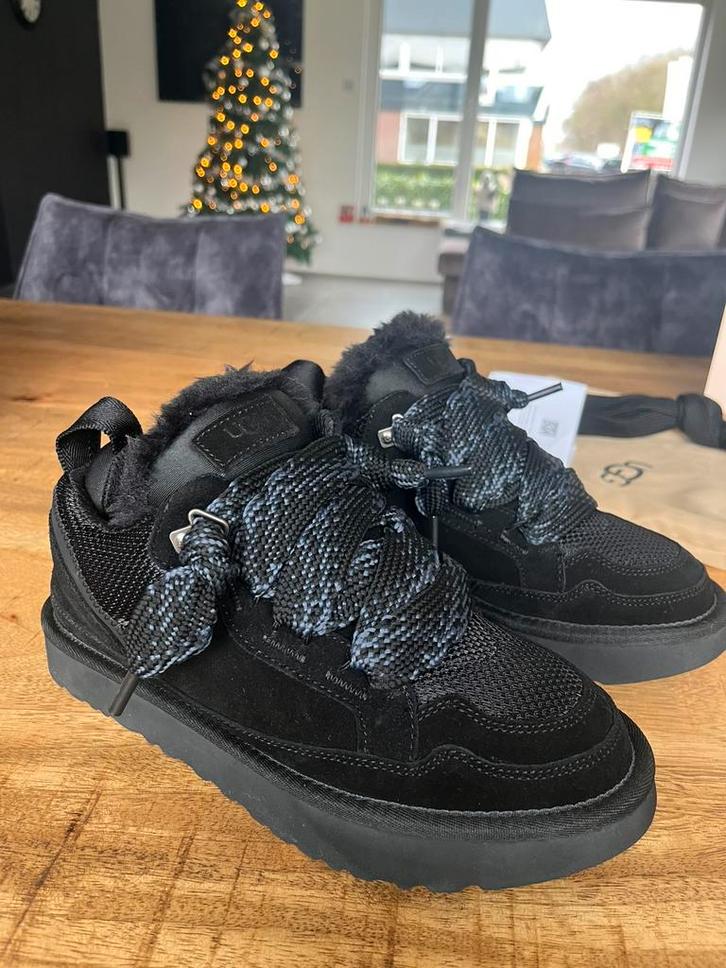 UGG Lowmel sneaker zwart 39, Kleding | Dames, Schoenen, Nieuw, Sneakers of Gympen, Zwart, Ophalen of Verzenden
