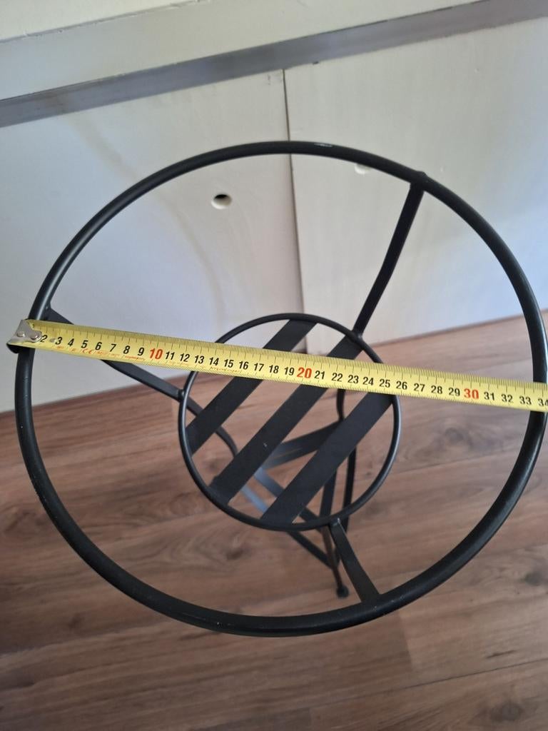 Stijlvolle plantenstandaard, Ophalen