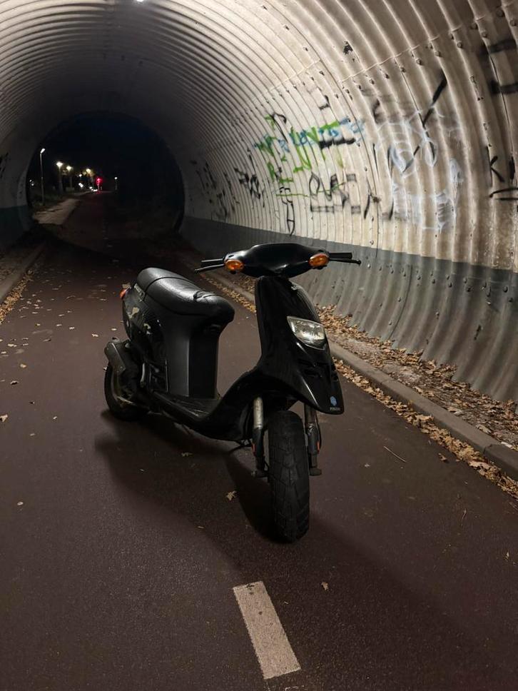 Piaggio Typhoon 70cc (duits), Fietsen en Brommers, Brommeronderdelen | Scooters, Gebruikt, Piaggio, Carburateur, Ophalen