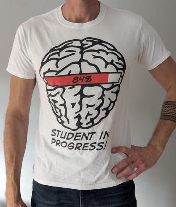 Shirts maat M € 2,- per stuk. Student in Progress beschikbaar voor biedingen