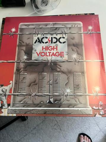 AC/DC - High Voltage beschikbaar voor biedingen