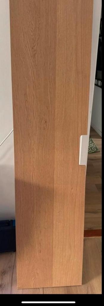 Tv plank beschikbaar voor biedingen