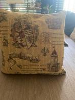 Decoratief Kussen met Heraldisch Design, Ophalen of Verzenden, Gebruikt, Geel, Vierkant