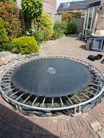Trampoline berg inground 270 beschikbaar voor biedingen