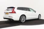 Volvo V60 2.0 T4 Momentum Pro | 1e Eig. | Dealer Ond. | NAP, Auto's, Volvo, Te koop, Benzine, Emergency brake assist, Gebruikt