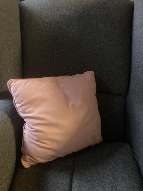 4 Zachtroze sierkussens met bijpassend plaid, Huis en Inrichting, Woonaccessoires | Kussens, Gebruikt, Vierkant, Ophalen of Verzenden