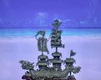 MAGNIFICENT VINTAGE TWINS DRAGON BOAT IN SPINACH JADE, Ophalen