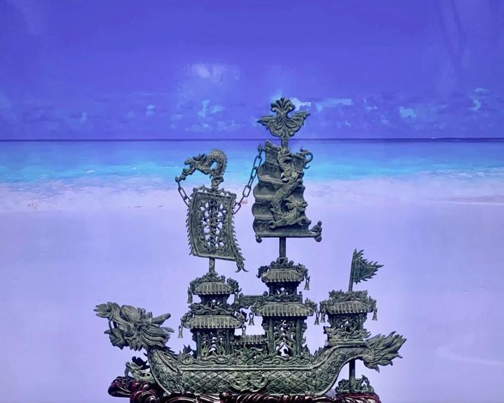 MAGNIFICENT VINTAGE TWINS DRAGON BOAT IN SPINACH JADE, Antiek en Kunst, Kunst | Overige Kunst, Ophalen