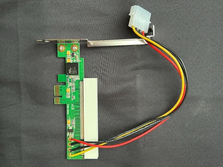 PCI X1 naar PCI X16 riser card | Plug & Play, Computers en Software, Moederborden, Zo goed als nieuw, Ophalen of Verzenden