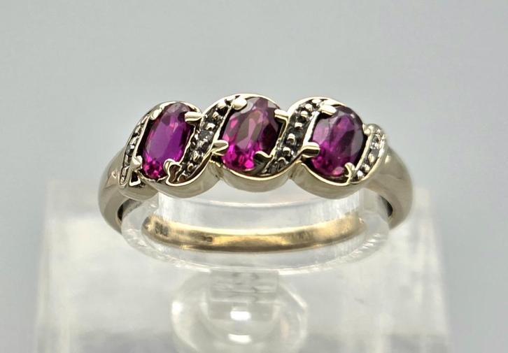 Gouden Vintage ring edelsteen robijn en diamant. 2025/698., Sieraden, Tassen en Uiterlijk, Ringen, Zo goed als nieuw, Dame, 17 tot 18