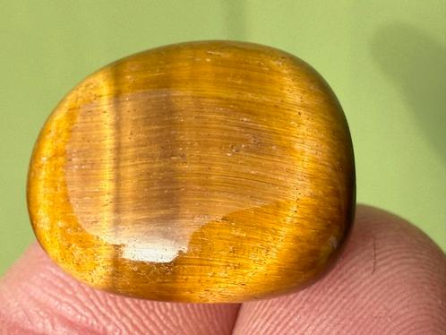 Tijgeroog edelsteen broekzaksteen trommelsteen mineralen P, Verzamelen, Mineralen en Fossielen, Mineraal, Ophalen of Verzenden