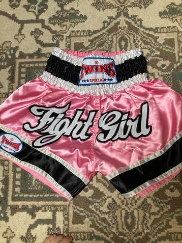 Twins muaythai short maat m beschikbaar voor biedingen