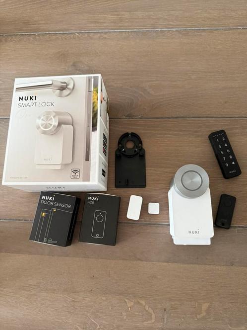 Nuki 4th generation smart lock inc fob keypad & deursensor, Huis en Inrichting, Woonaccessoires | Overige, Zo goed als nieuw, Ophalen of Verzenden