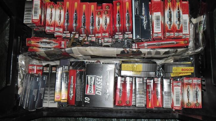 partij 98 stuks gloeibougie,gloei bougies diesel,voorgloeien, Auto-onderdelen, Motor en Toebehoren, Oldtimer onderdelen, Nieuw