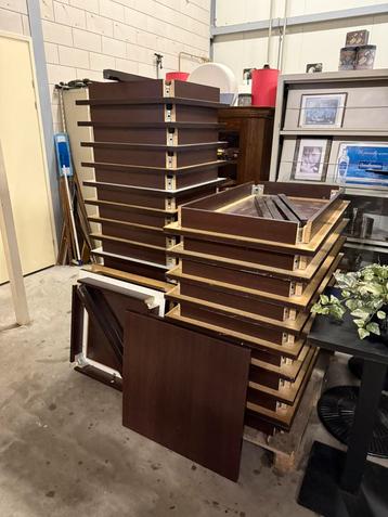 Eettafels pallet partij 70x70 en 120x80 tafels  beschikbaar voor biedingen
