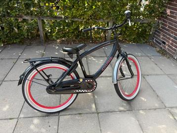 Fiets voor jongens beschikbaar voor biedingen
