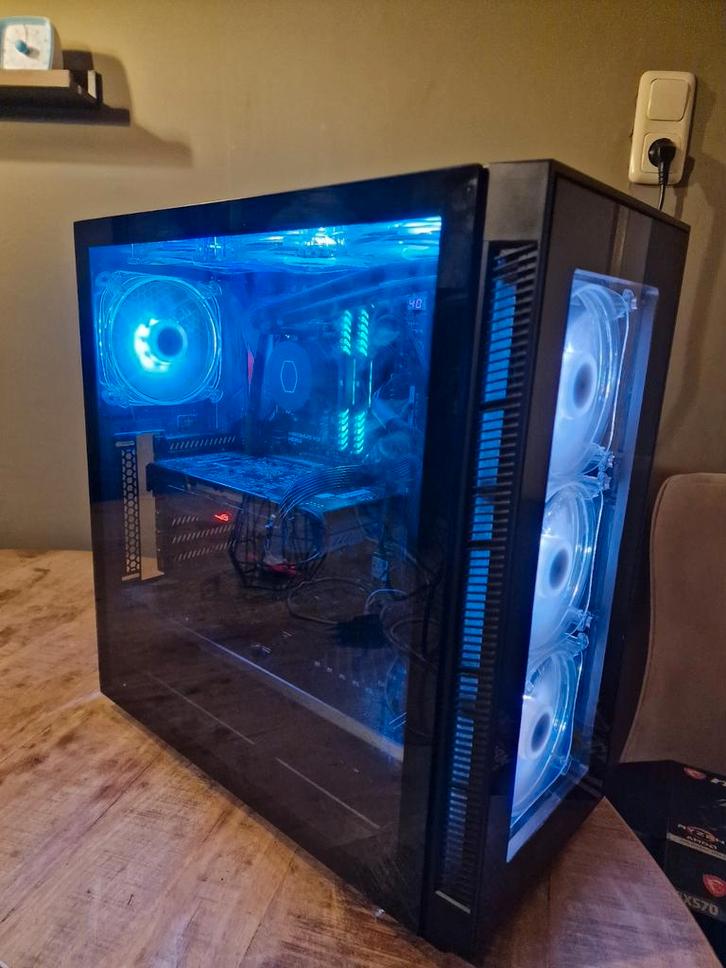 Leuke game pc, Computers en Software, Desktop Pc's, Zo goed als nieuw, 4 Ghz of meer, HDD, SSD, Ophalen