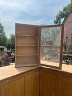 Oude vitrine hangkast of badkamer meubel brocante hangkast, Ophalen