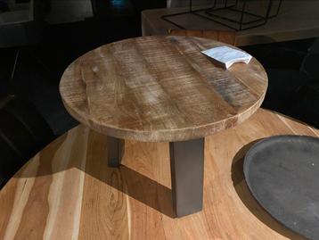 Bijzettafel mangohout 50cm stalen poten beschikbaar voor biedingen