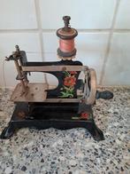 Antiek kinder naaimachine duits merk, Antiek en Kunst, Antiek | Naaimachines, Ophalen of Verzenden