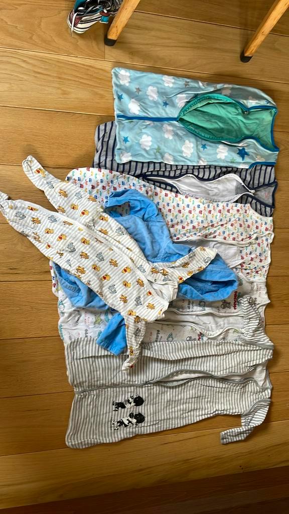 Baby slaappakket slaapzak, hoeslaken, boxpak badjas mt 80-90, Kinderen en Baby's, Babykleding | Baby-kledingpakketten, Gebruikt