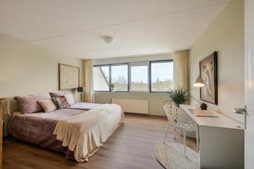 ENGBLOMME 2x Sprei en 2x kussens nieuwstaat! beschikbaar voor biedingen