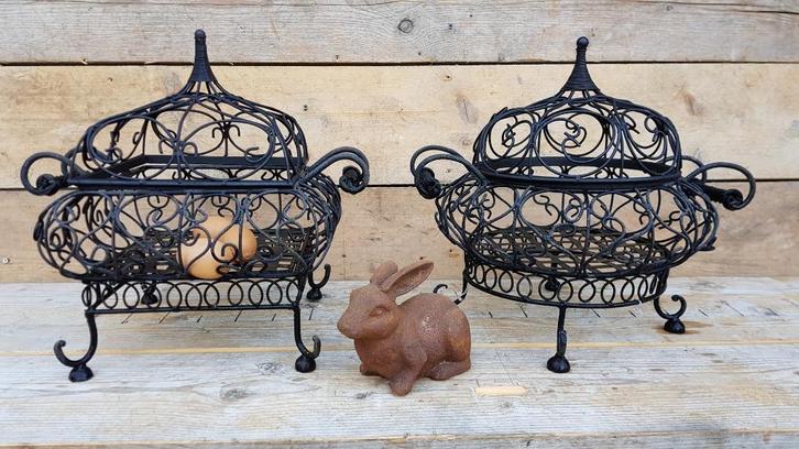 Grote smeedijzeren Franse mand met deksel opberg mand, Huis en Inrichting, Woonaccessoires | Schalen en Manden, Zo goed als nieuw