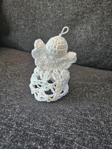 Kerst engeltje, gehaakt beschikbaar voor biedingen