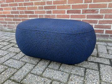 Leolux poef / hocker op wieltjes beschikbaar voor biedingen