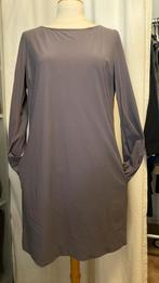 La Dress grijs/taupe kleuring jurkje/tuniek. Boven knie. M, Kleding | Dames, Jurken, Ophalen of Verzenden, Zo goed als nieuw, Grijs