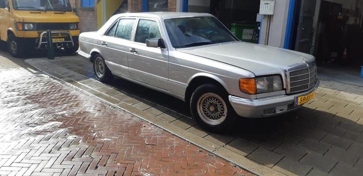 Mercedes-Benz Mercedes 1982 Grijs, Auto's, Mercedes-Benz, Bedrijf, Diesel, Sedan, Geïmporteerd, Zilver of Grijs, Ophalen
