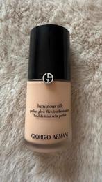 Armani Luminous Silk Foundation 4.75, Sieraden, Tassen en Uiterlijk, Uiterlijk | Cosmetica en Make-up, Gehele gezicht, Beige, Ophalen of Verzenden